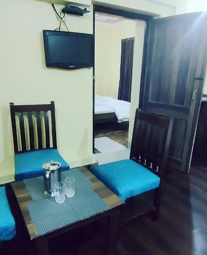Hotel Curio'S All Seasons
